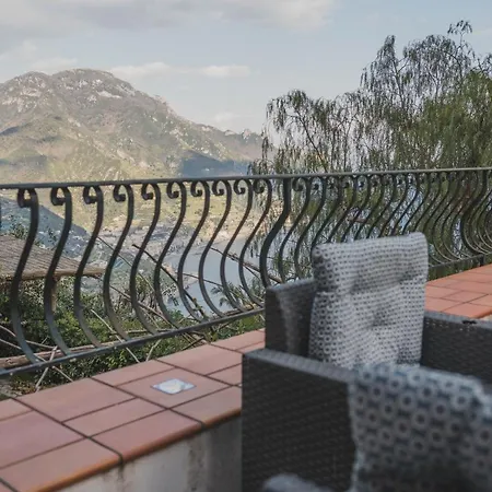 펜션 Casa With Terrace & Garden