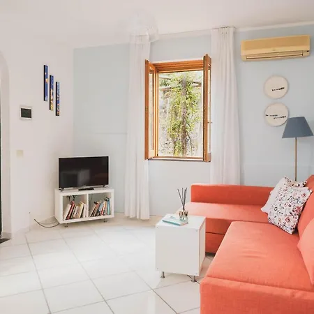 Casa With Terrace & Garden Holiday home